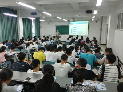 圖書(shū)館圓滿(mǎn)完成2017級(jí)新生《信息素養(yǎng)入門(mén)》教育